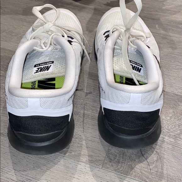 Nike sneakers - Picture 2 of 3